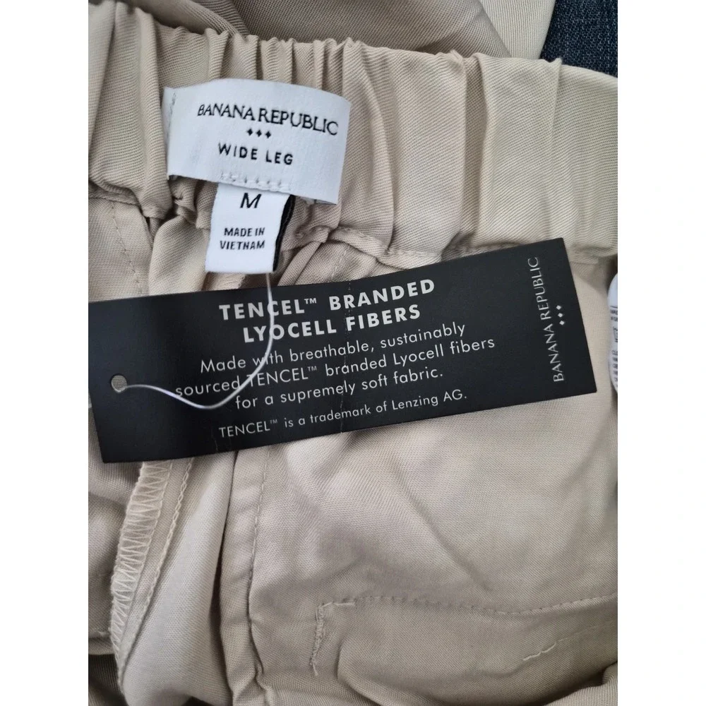 NWT Banana Republic TENCEL Lyocell Wide Leg Pants Oyster Pearl Beige Medium